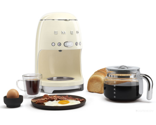 Кофеварка Smeg DCF02CREU