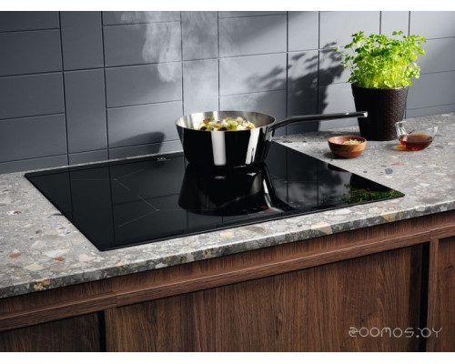 Варочная панель Electrolux EIS62443