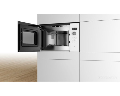 Микроволновая печь Bosch BFL524MW0