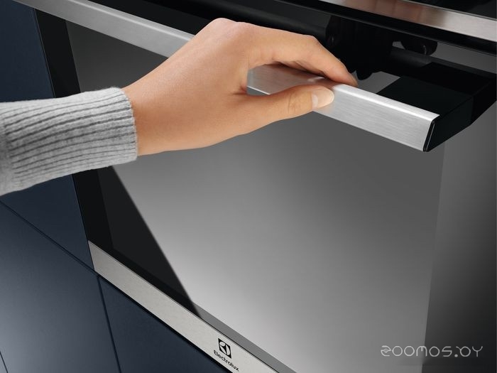 Духовой шкаф Electrolux SteamBake 600 EOD6P77WX