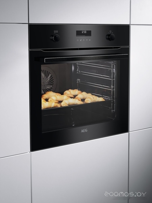 Духовой шкаф AEG BCE558370B